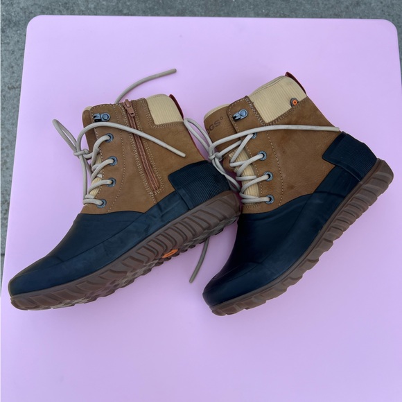 Bogs Shoes - Woman’s BOGS Classic Casual “tall” size 8 rain boot pre owned